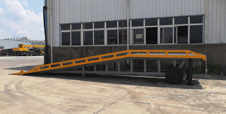 移動(dòng)式登車(chē)橋