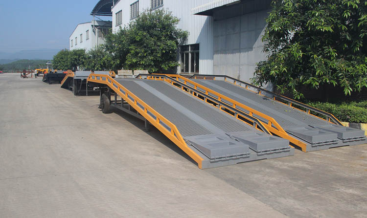 移動(dòng)式登車(chē)橋，液壓登車(chē)橋