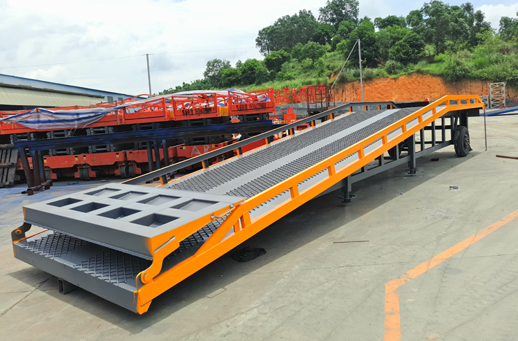 移動(dòng)式登車(chē)橋，液壓登車(chē)橋