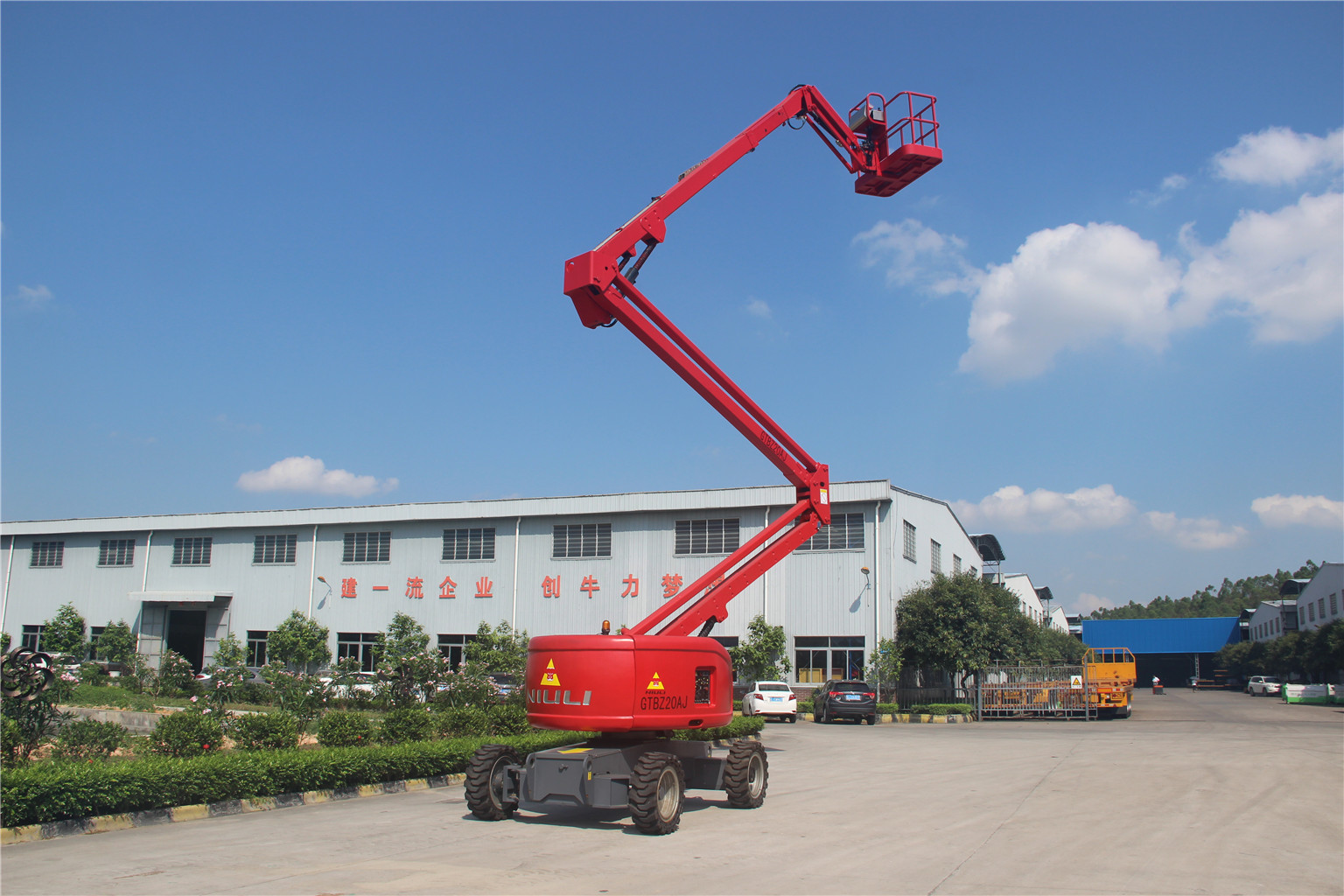 曲臂式高空作業(yè)平臺，高空作業(yè)車，高空升降平臺