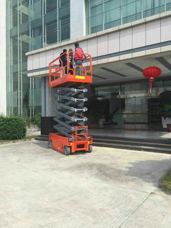 高空作業(yè)平臺(tái)租賃，升降機(jī)出租，升降平臺(tái)租賃