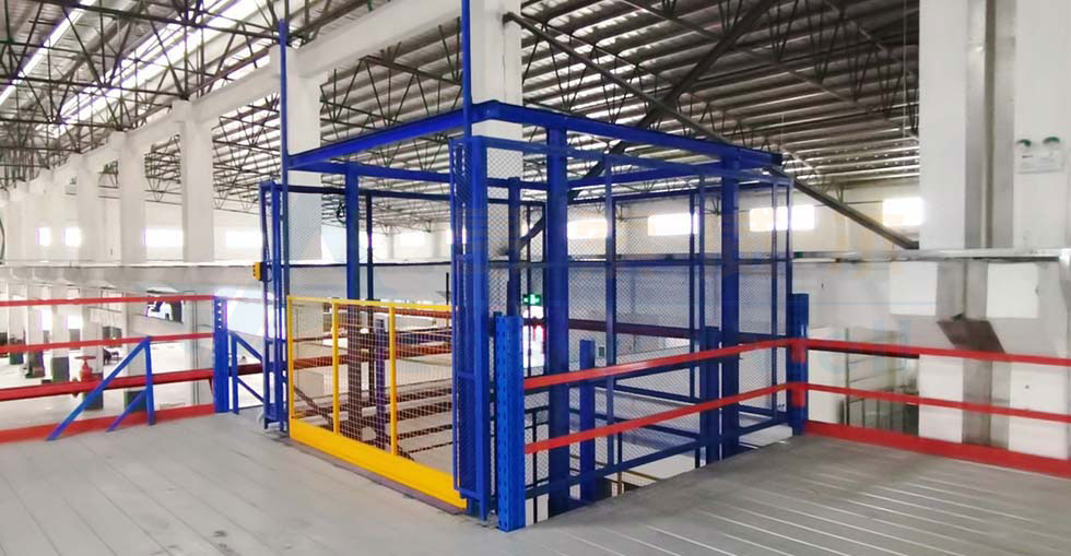 導(dǎo)軌式升降機(jī)，導(dǎo)軌式升降平臺(tái)，固定升降平臺(tái)，電動(dòng)升降平臺(tái)，導(dǎo)軌式升降貨梯